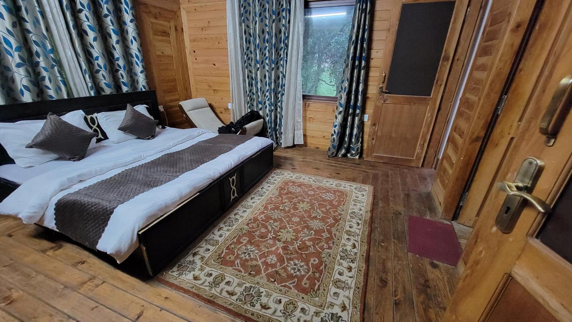 The Canadian Woods Resort Nainital Room photo